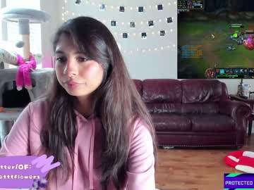 webcam girl violetttflowers live cam image #6295060