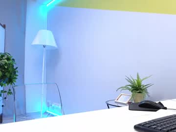 webcam girl lovlybambi live cam image #9911545