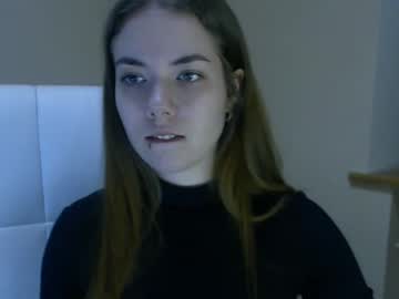 webcam girl zoey_deuttch live cam image #4983646