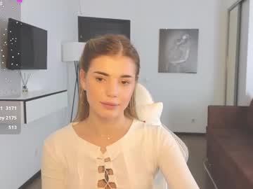 webcam girl adrianawow1 live cam image #12309346