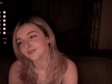 webcam girl lucydelovely live cam image #7193304