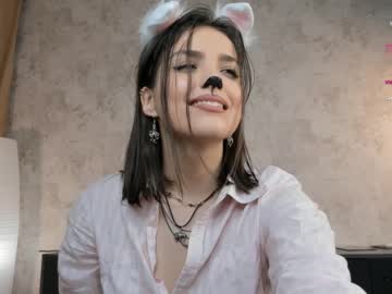 webcam couple emiliacourtney live cam image #7528103