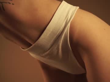 webcam girl cuteelsa_ live cam image #6574266