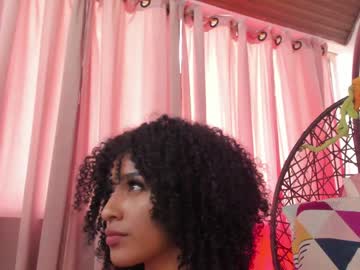 webcam girl naomigarcia live cam image #9018094