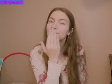webcam girl chroniclove live cam image #4939418