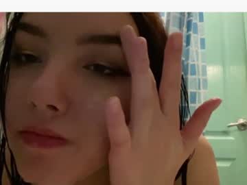 webcam girl babyhomealone live cam image #1323005