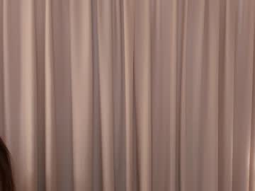 webcam girl peek_in_my_window live cam image #9014726