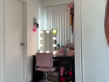 webcam girl gigglygianni live cam image #11335405