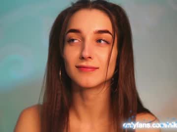 webcam girl angels_kiss live cam image #550759
