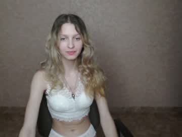 webcam girl quen_lina777 live cam image #572979