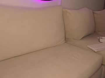 webcam girl lonelly_lolly98 live cam image #10779065