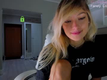 webcam girl crazzy_cherry live cam image #7543649