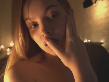 webcam girl bibi_it_is live cam image #3498022