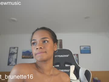 webcam girl camilitasu live cam image #3481014