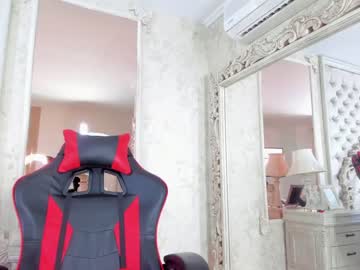 webcam girl shantallknowless live cam image #4308986