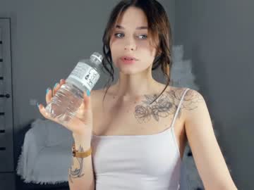 webcam girl scarlett_711 live cam image #1305015