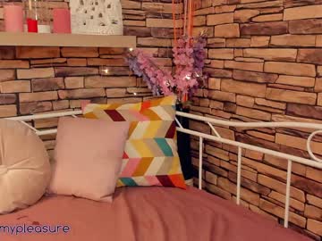 webcam girl eugenetomas live cam image #611027