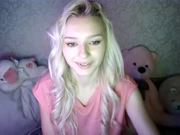 webcam girl kelly_mitch live cam image #4174918