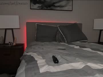 webcam couple ari_lovexo live cam image #1460151