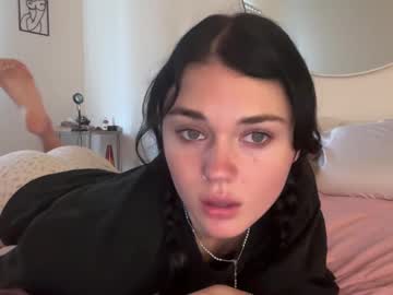 webcam girl queencassidyy live cam image #11321874