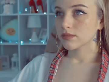 webcam girl mia_milagros live cam image #1825156