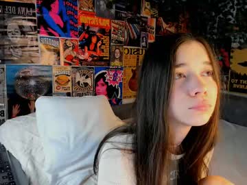 webcam girl flirtykitty_ live cam image #12365457
