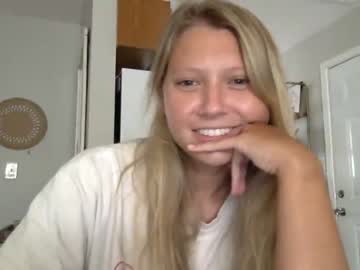 webcam girl ladybluereads live cam image #2959977