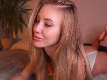 webcam girl my_lina live cam image #3075972