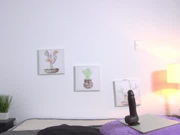 webcam girl yayoi_cresp18 live cam image #10794317