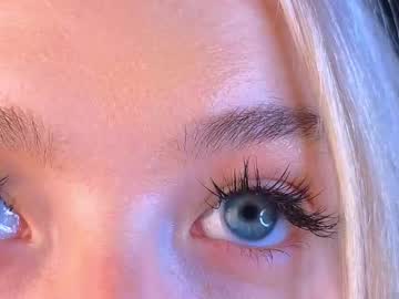 webcam girl twinklefluff live cam image #12079333
