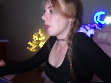 webcam girl holydumplings live cam image #3114408