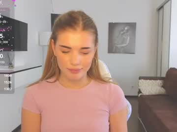 webcam girl adrianawow1 live cam image #12290682