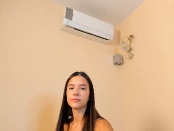 webcam girl amandamedrano live cam image #3819751