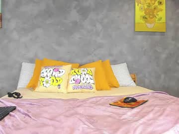 webcam girl kaylaa_fox live cam image #7293637