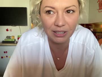 webcam girl kiradivine live cam image #6309806