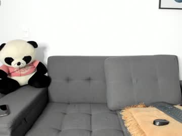 webcam girl abigail_w live cam image #8139376