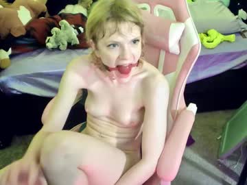 webcam girl youfoundme_clover live cam image #8002310