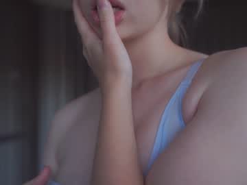 webcam girl bibi_it_is live cam image #7963632