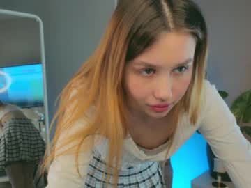 webcam girl yohji_yamamotoo live cam image #4463269