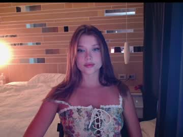 webcam girl bitter_moon live cam image #6946691