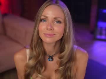 webcam girl eva_fashionista live cam image #10207641