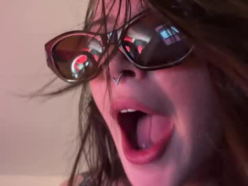 webcam girl bmwm5f90 live cam image #12710852