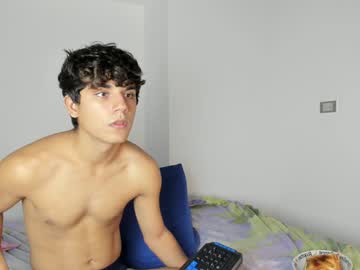 webcam man the_blue_buddies live cam image #10469943