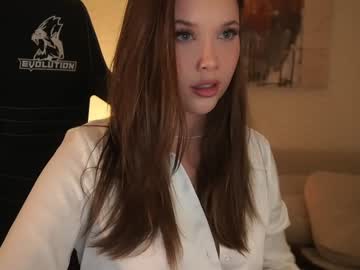 webcam girl bitter_moon live cam image #12101575