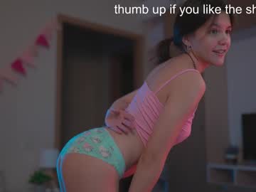webcam girl tiny_miracle live cam image #11006030