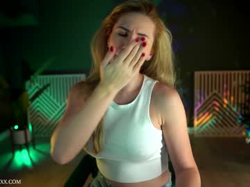 webcam girl provocatrixx live cam image #4997681