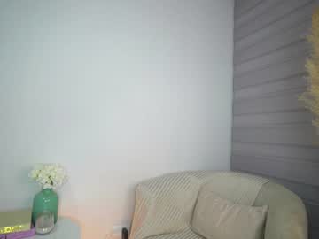 webcam girl veroniqe_lounge live cam image #5849113