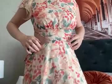 webcam girl luxlovely111 live cam image #12512642