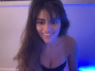 webcam girl poutyselenaa live cam image #9088749