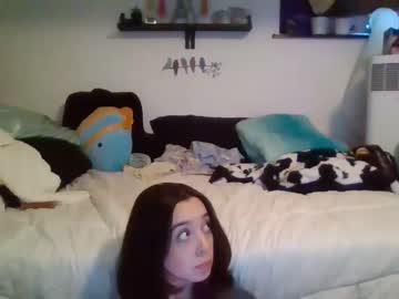 webcam girl cherrychapsticc live cam image #8092898